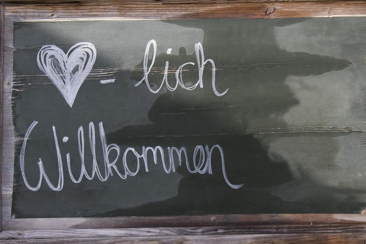Gaestehaus Beim Metzger / Doettingen Am Nuerburgring Dottingen  Екстериор снимка